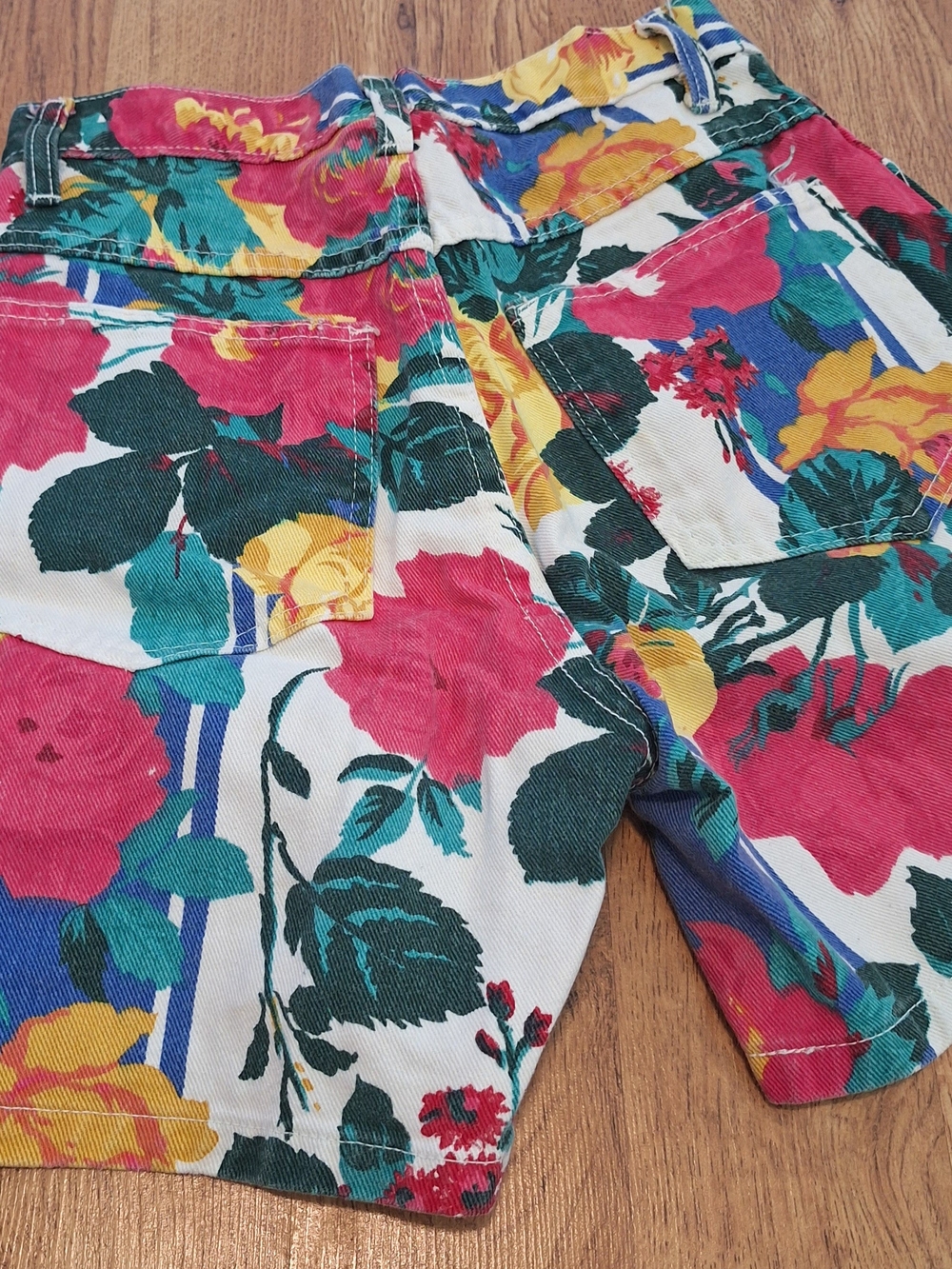 Michaels Floral Print Women's Bermuda Shorts - Pink, Yellow, Green, Blue 90s VTG